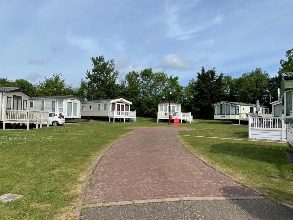 6 Berth Comfy Homely Caravan, Dog Friendly Belton with Browston Exterior foto