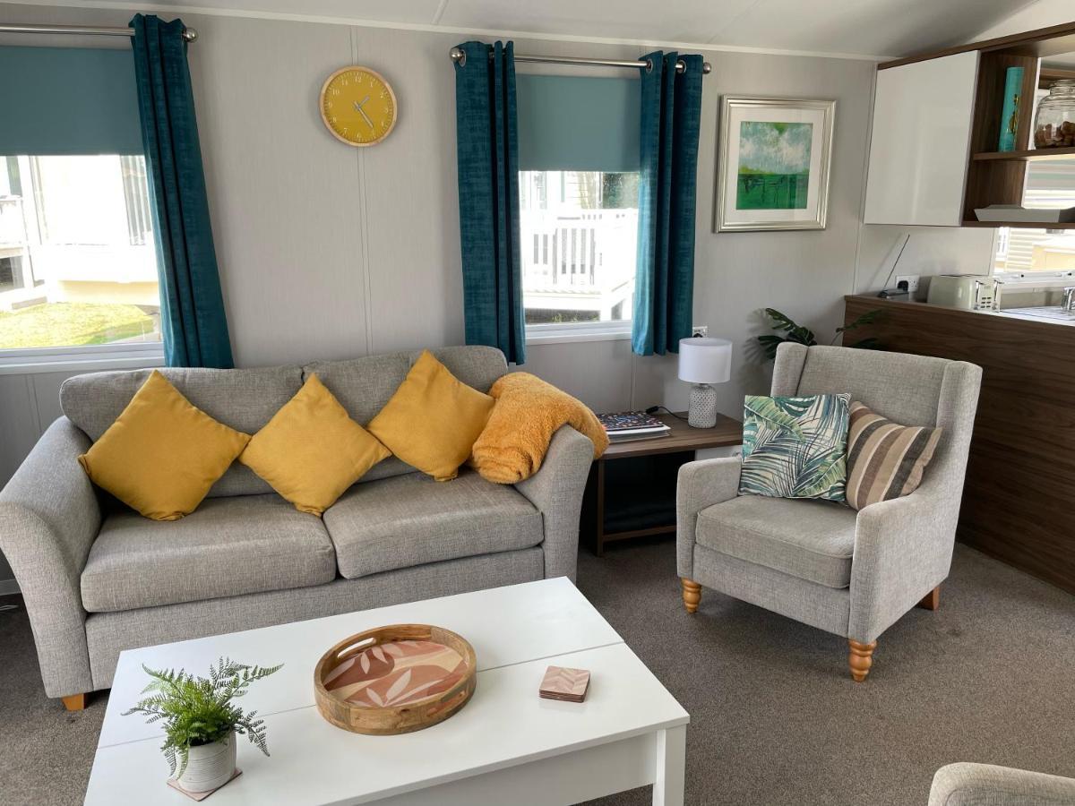 6 Berth Comfy Homely Caravan, Dog Friendly Belton with Browston Exterior foto